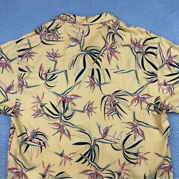 Tehama Clint Silk Shirt Mens Large Yellow Hawaiian Floral Beach White Witch Logo - Picture 9 of 16